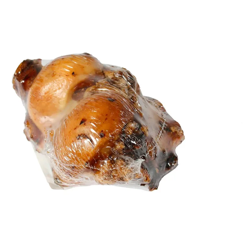 Halber Kalbsknochen Als Snack Für Hunde by Beeztees – product photo