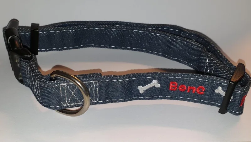 Hondenhalsband jeans met bones spijkerstof denim 48-70 cm de Beeztees en Donker Blauw – photo produit