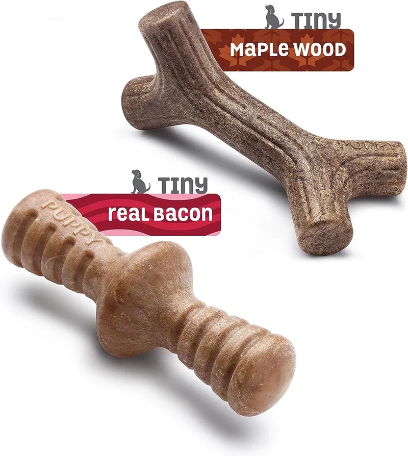 Puppy Pack (Maplestick + Zaggler) Kauwspeelgoed - Nylon - XS - Set van 2 stuks - Geschikt voor puppy's en hele kleine honden tot ca. 7 kg fra Benebone i Brun – produktbillede