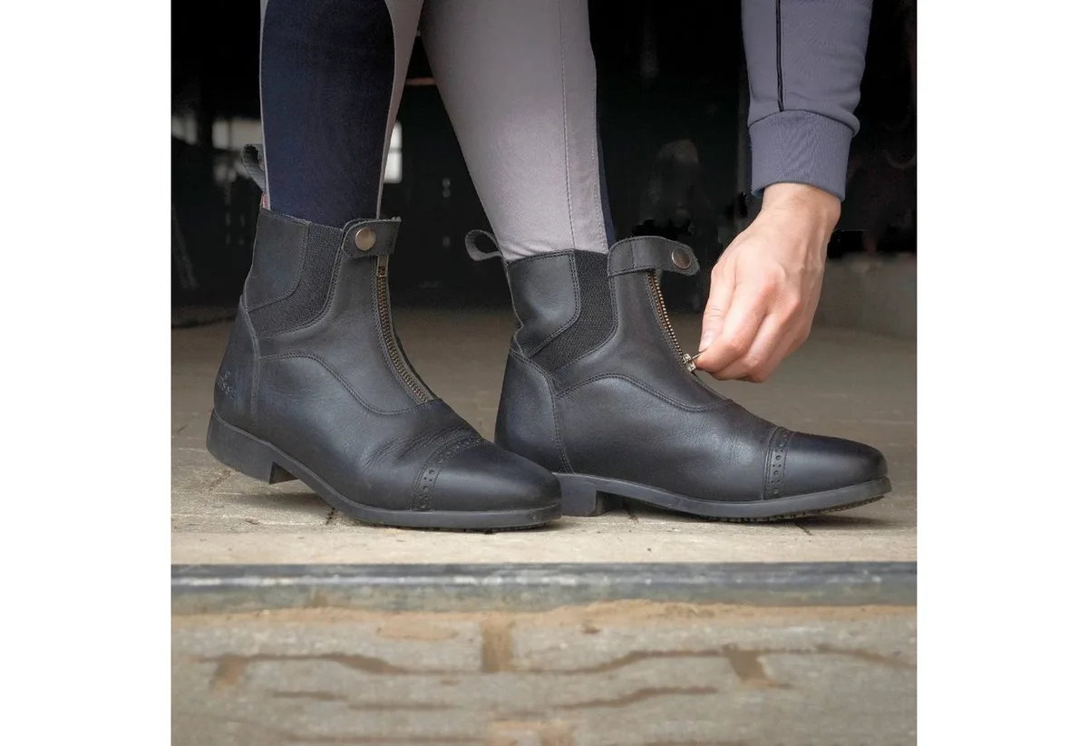 BUSSE Jodhpur-Stiefelette APIA Reitstiefel von Busse in Schwarz – Produktfoto