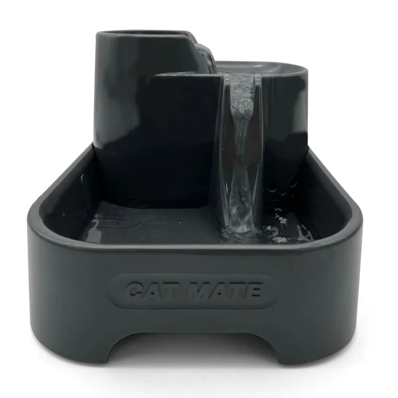 Trinkbrunnen mit drei Ebenen by Catmate in Regular – product photo