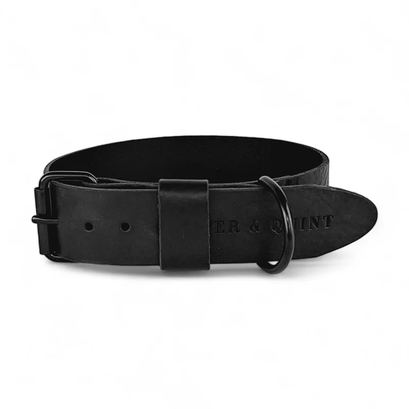 Bold Brede Leren Halsband - Large - 3 cm - All Black von Cooper & Quint in Schwarz – Produktfoto