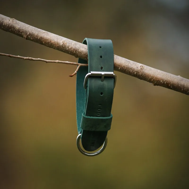 Bold Brede Leren Halsband - Small - 4 cm - Zilver van Cooper & Quint in Groen – productfoto