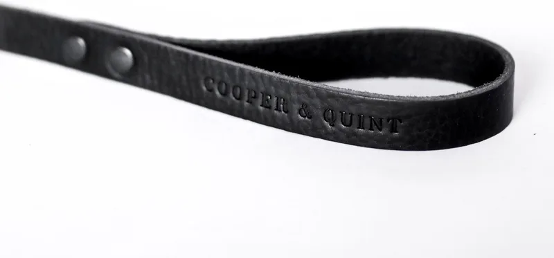 No Fuss Hondenriem Leer - Breed - 105cm - All Black by Cooper & Quint in Black – product photo