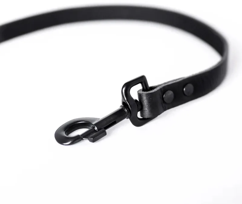 No Fuss Hondenriem Leer - Breed - 140cm - All Black by Cooper & Quint in Black – product photo