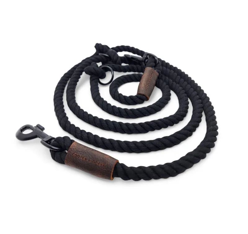 Twisted Cotton Verstelbare Hondenriem - All Black von Cooper & Quint in Schwarz – Produktfoto