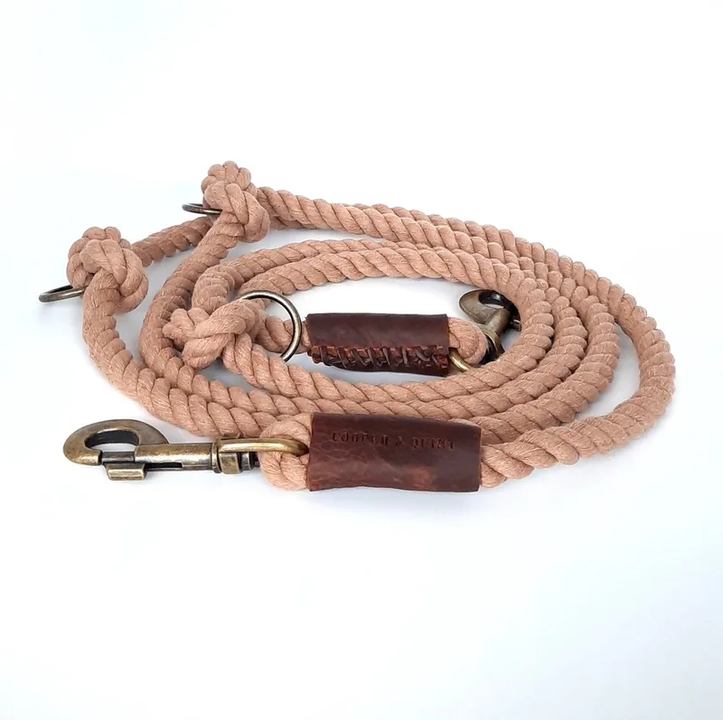 Twisted Cotton Verstelbare Hondenriem - Politielijn hond - Trainingslijn hond - Touwlijn - Katoen - 250cm - Mocha de Cooper & Quint en Marron – photo produit