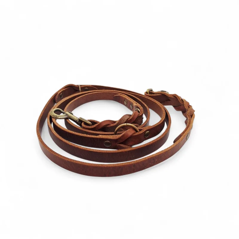 Twisted Switch Verstelbare Leren Hondenriem - 2cm - Oud Messing by Cooper & Quint in Brown – product photo
