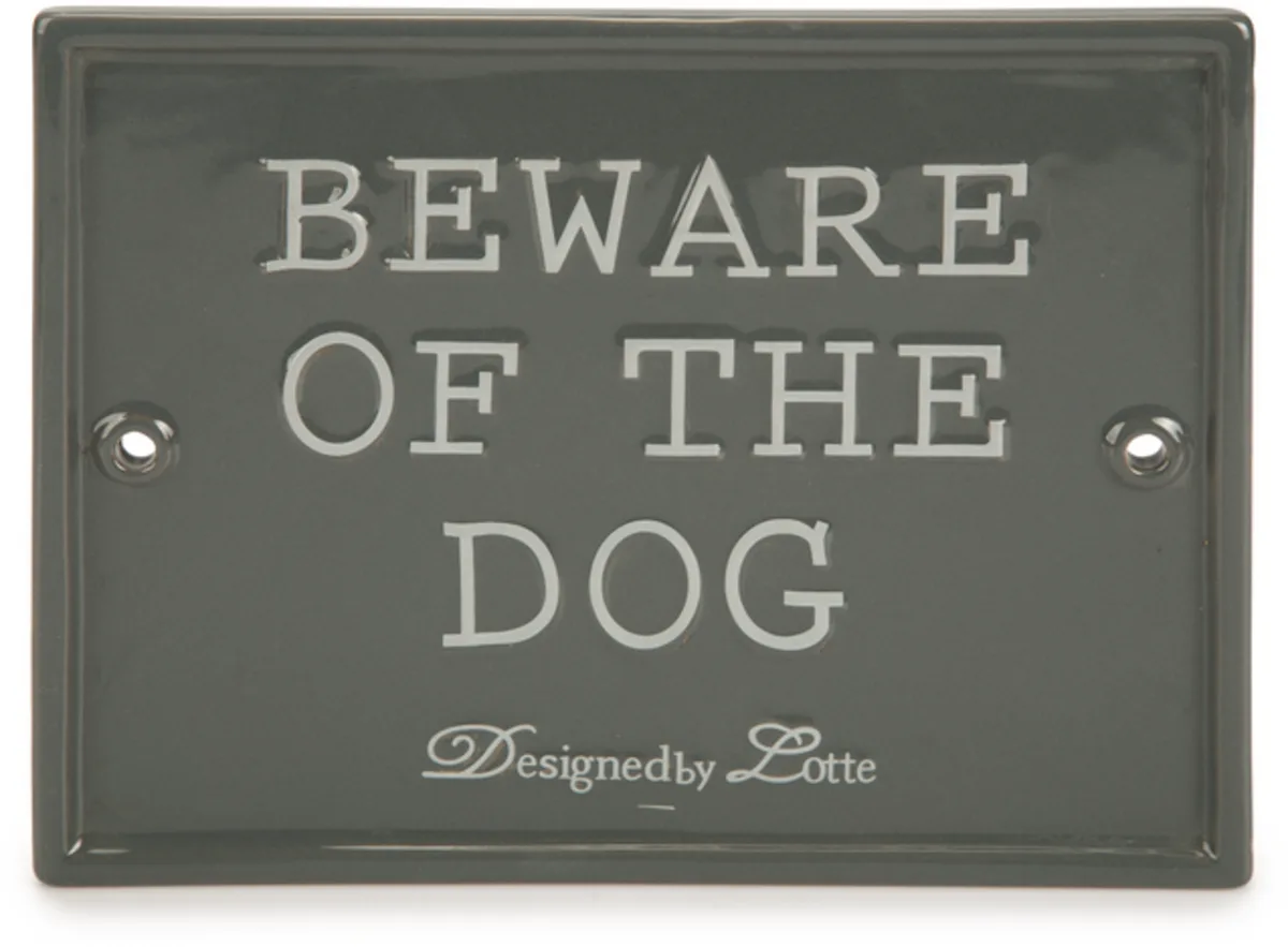 Beware Of The Dog Tallrik från Designed by Lotte – produktbild