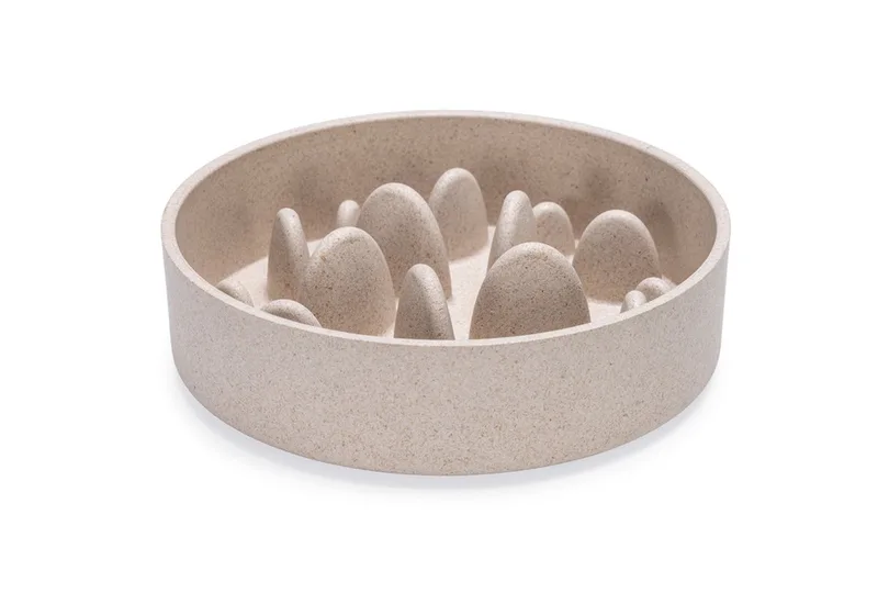 Pom Antischrokbak Hond - Slow feeder hond - Voerbak - Vaatwasserbestendig - Bamboe - 800 ml von Designed by Lotte in Beige – Produktfoto