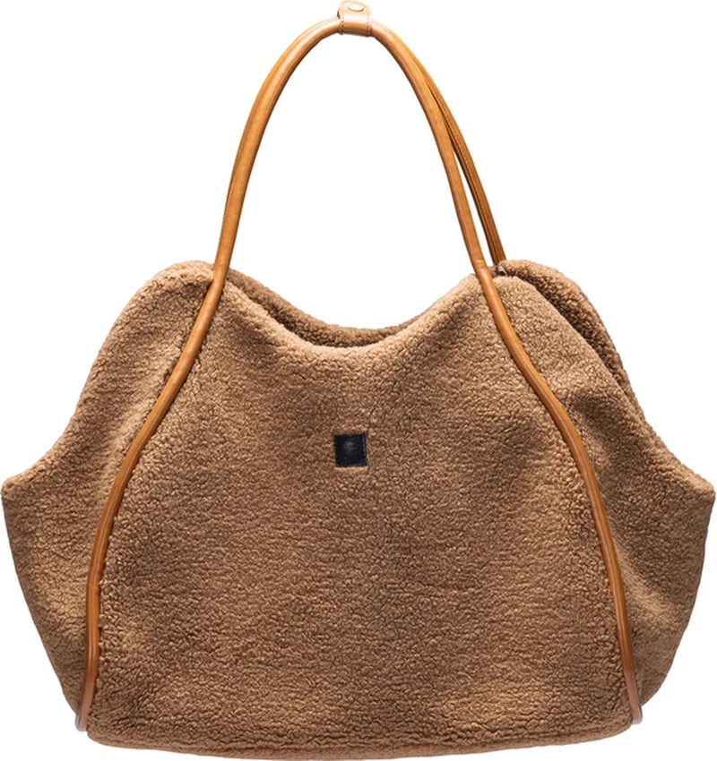 Tebby Draagtas Hond - Hondentas - Voor kleine honden - Teddy-stof - Cognac - 43x18x35 cm fra Designed by Lotte i Brun – produktbillede 1 af 5