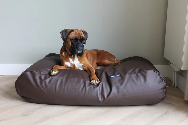 Hondenkussen / Hondenbed - M - 90 x 70 cm - Kunstleer by Dog's Companion in Chocolade Bruin Leather Look – product photo