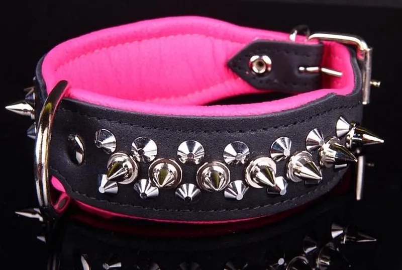 Leren Halsband - met Spikes - Lengte: 55cm Verstelbaar van: 45-53 cm x 40 mm by Dog's Companion in Black, Pink – product photo