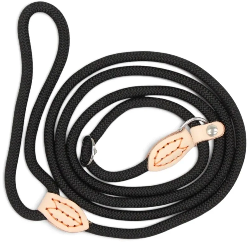 Nylon Retrieverlijn voor Honden met Leren Stop | Rond Gevlochten Sliplijn en Hondenlijn voor Wandelen en Training | 1,5 of 1,8 Meter - Lengte: 1,5 m (6mm), Kleur by Dog's Companion in Black – product photo