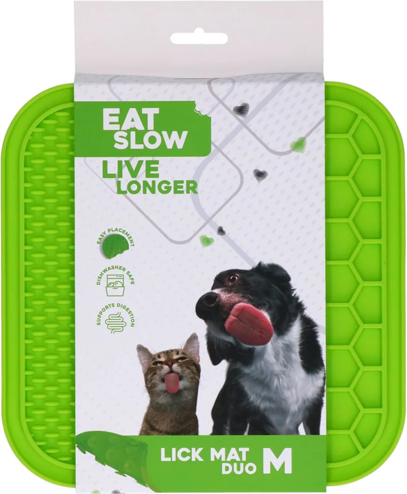 Duo Likmat - 15 x 15 cm - Vierkant - Snuffelmat - Anti-schrok Mat - Slowfeeder Honden en Katten - 100% Siliconen - Vaatwasserbestendig - Maat S - Voerpuzzel Kat fra Eat Slow Live Longer i Grøn – produktbillede