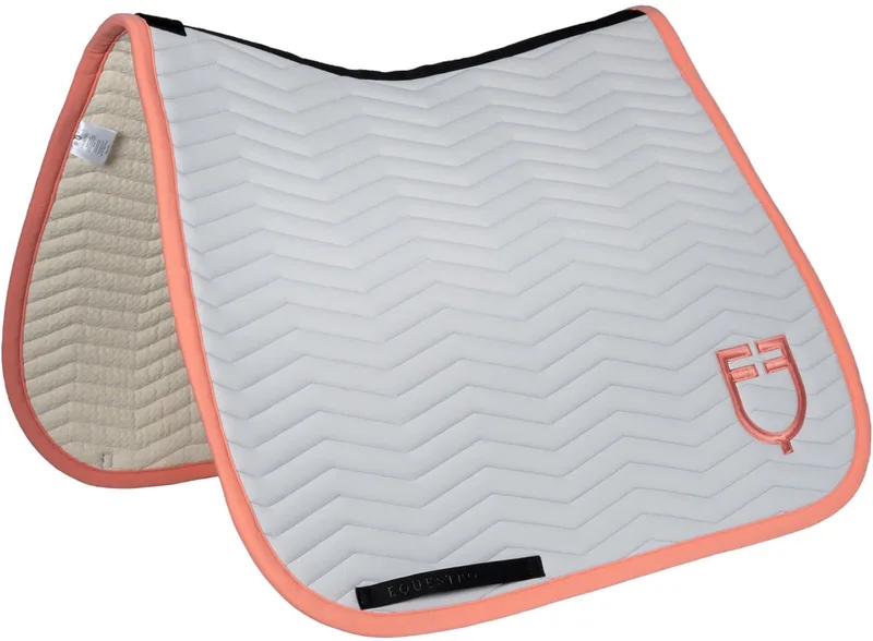 SS26 Lente Zadeldekje Wave Quilting Grijs Full von Equestro – Produktfoto