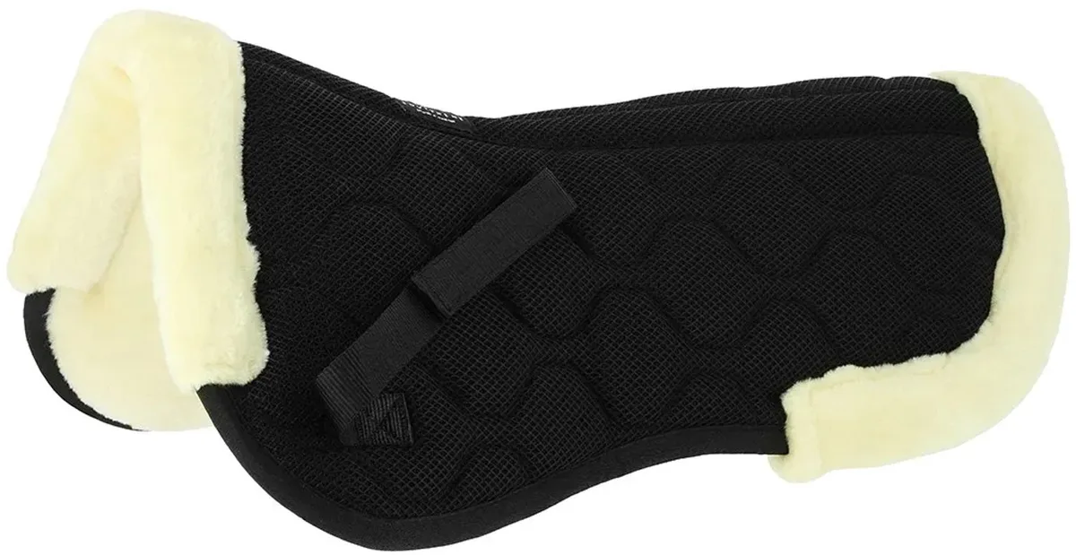 Hexa Mesh Halve Pad Zwart Full från Equi-Theme i Svart, Off White – produktbild