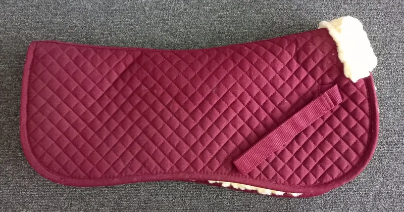 zadelonderlegger - bont - full - Bordeaux - sjabrak - zadeldek by Equi-Theme in Marine blauw – product photo