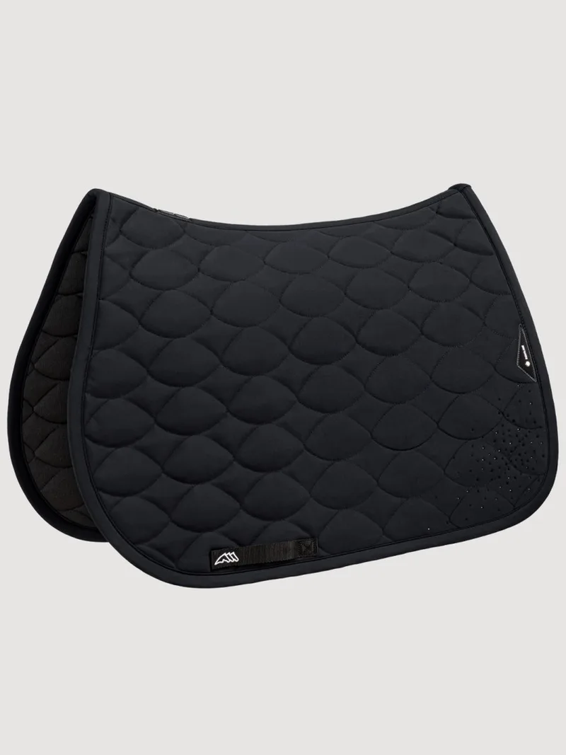 Zadeldek Almond Black - Veelzijdig | Zadeldekje paard von Equiline in Schwarz – Produktfoto