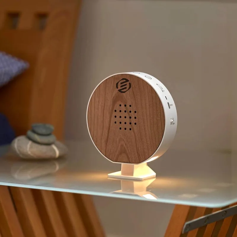 Vogelgeluiden Huisje met Sensor - Vogelgeluiden Huisje voor op Toilet - Vogelhuisje met Geluid - Singing Bird Box - Bewegingsmelder by Equivera in Kersenhout – product photo