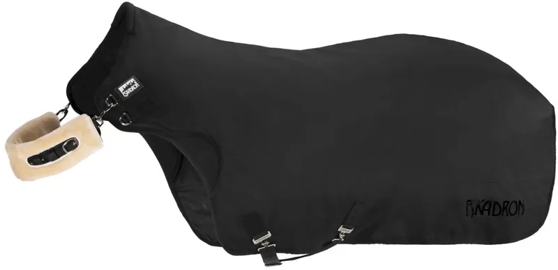 Fleecedeken voor paarden Eskadron Delta II von Eskadron in Schwarz – Produktfoto