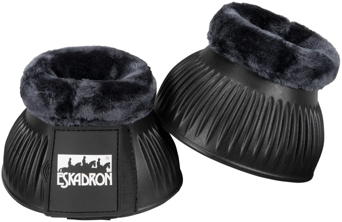 Springschoenen Eva Fauxfur S från Eskadron i Svart – produktbild