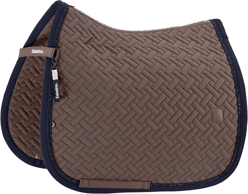 Zadeldek Eskadron Dynamic Pro Soft Crystal Dressuur von Eskadron in Middenbruin – Produktfoto