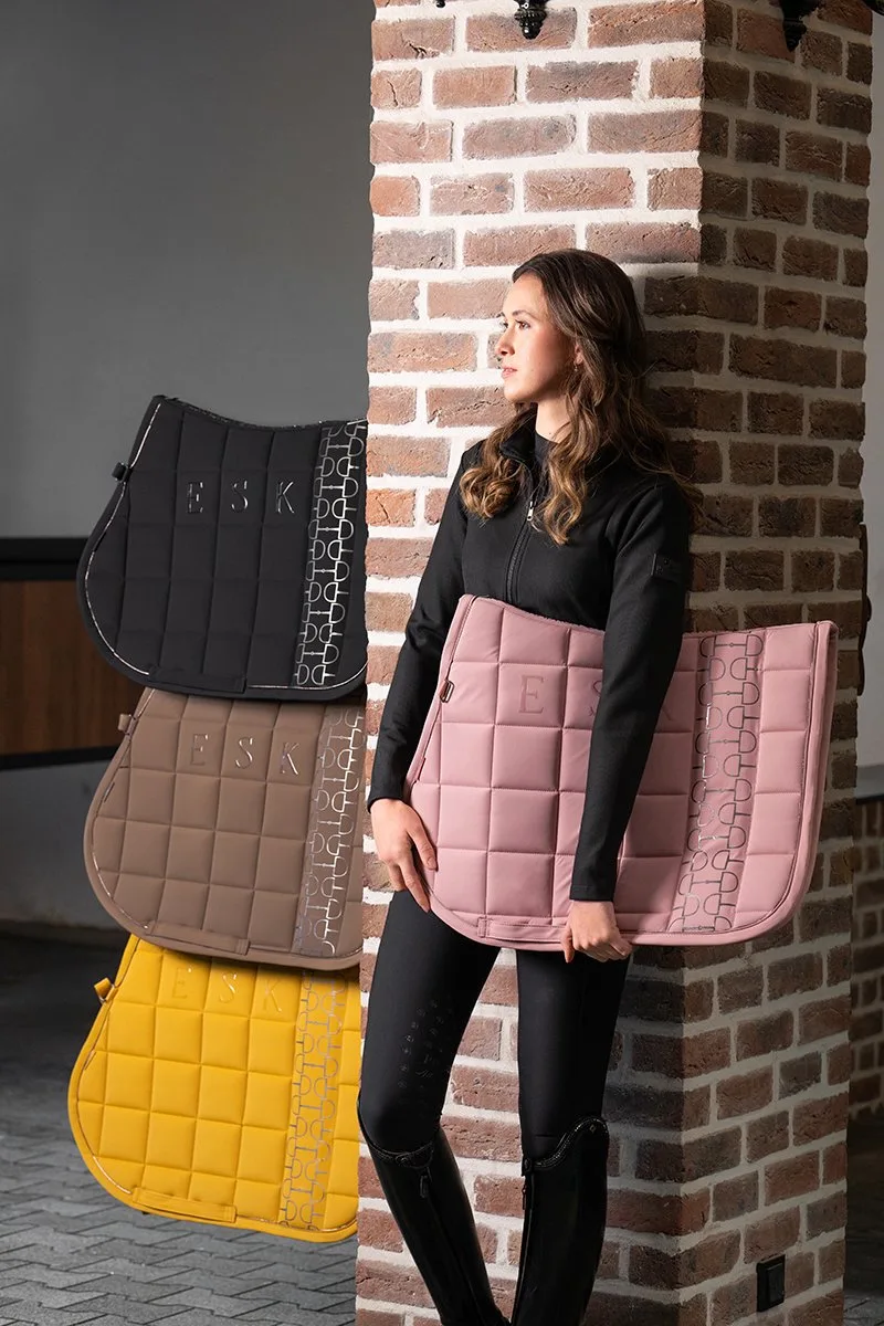 Zadeldek Eskadron Platinum Big Square Softshell Dressuur by Eskadron in Yellow – product photo