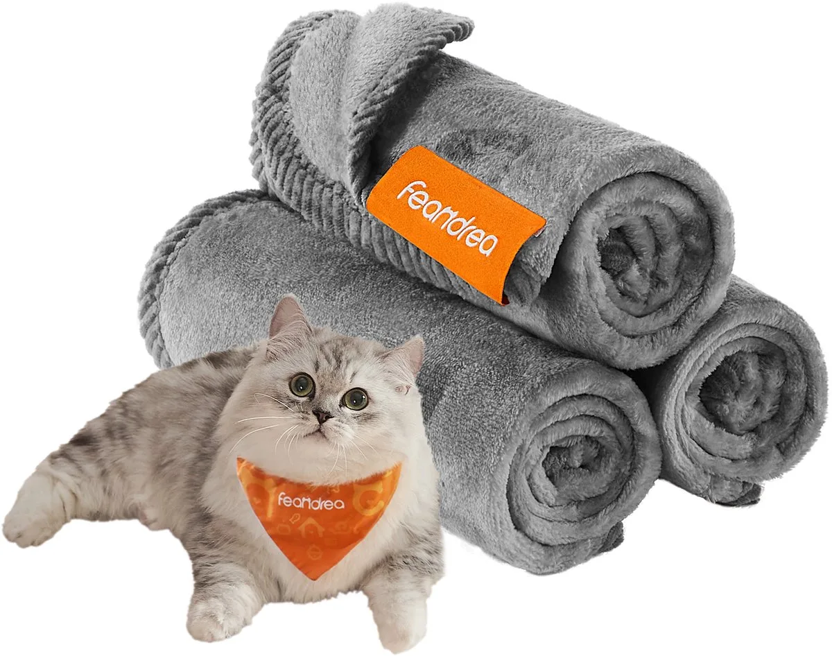 Hondendeken - Huisdierendeken Set van 3 - Wasbaar Flanellen Dekentje - Beschermt Bank en Meubels by Feandrea in Leigrijs – product photo