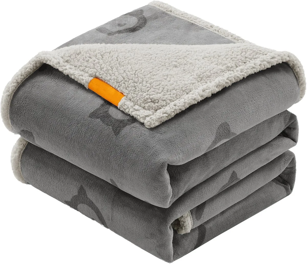 Hondendeken - Waterdichte Hondendeken - Sherpa Fleece - Wasbaar en Dubbelzijdige Bankbeschermer van Feandrea in Grijs – productfoto