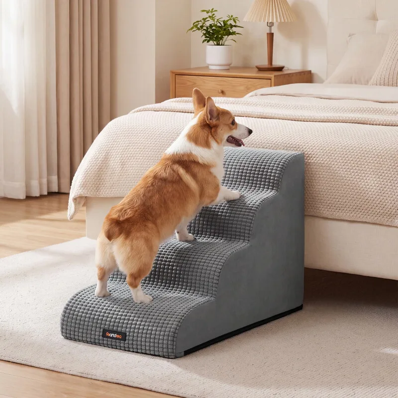 Hundetreppe, 2/3/4/5 Stufen, Sanfte Neigung, Schaumstoff Treppenhilfe für Hunde/Katzen XL von Feandrea in Hellgrau, Regular – Produktfoto