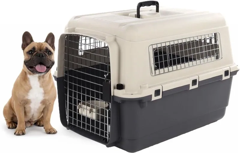 Reisbench hond – Autobench – Transportbox hond – Fomad M (53x67x47 cm) – Kunststof – Met metalen deur & veiligheidsslot – Inclusief eet- en drinkpot – Flamingo by Flamingo in Dark grey – product photo