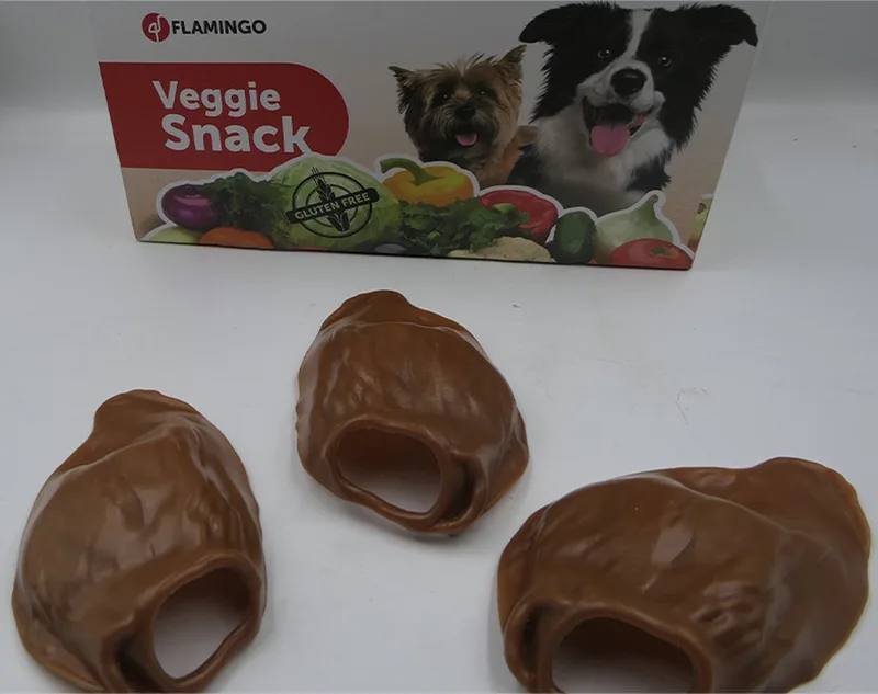 veggie snack varkensorenvorm 13 cm 3 STUKS snack waar Uw hond zeer blij van wordt en eventjes mee bezig is, tandverzorgend by Flamingo – product photo
