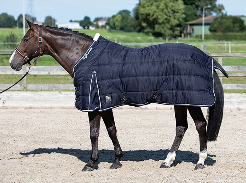 Staldeken Harry's Horse Highliner 500gr - 145/195 von Harry's Horse in Dunkelblau – Produktfoto
