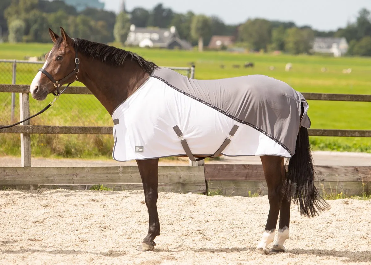 VLIEGEN-COOLERDEKEN MESH PRO Donkerblauw van Harry's Horse in Donkerblauw – productfoto