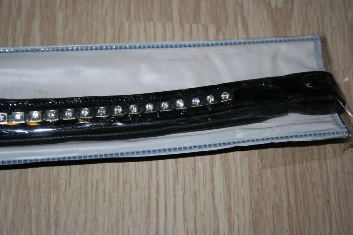frontriem lakleer - full - zilveren inleg by Horka in Black – product photo