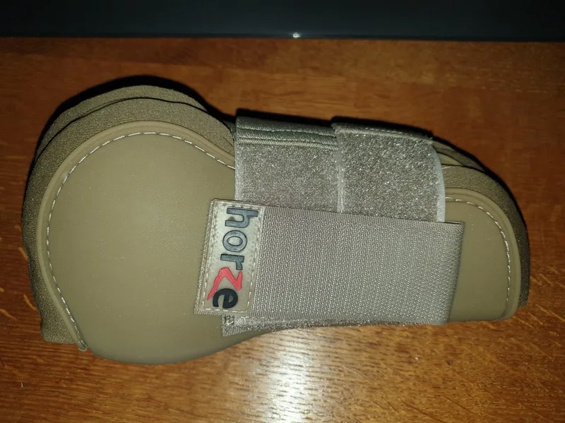 peesbeschermers - shet / AB pony by Horze in Taupe – product photo