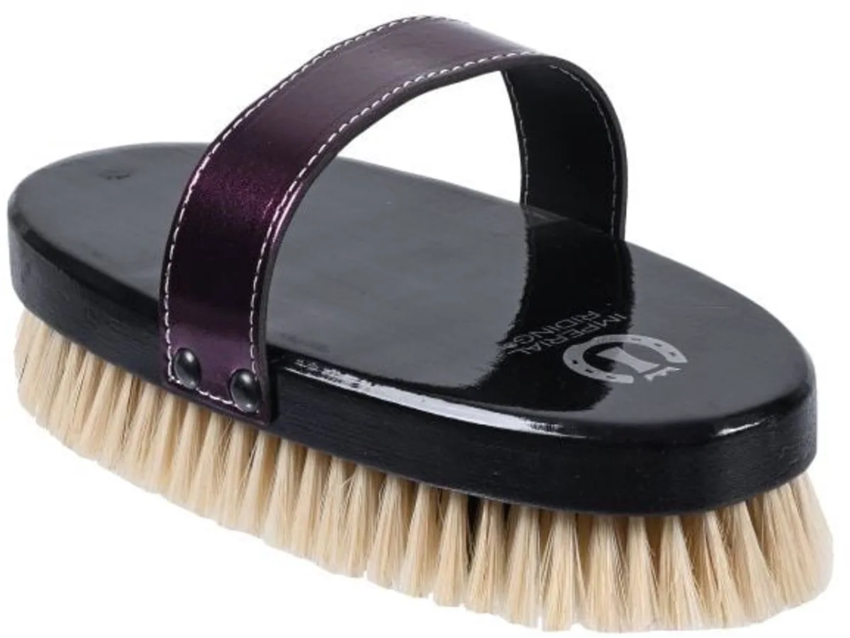 Soft brush IRH de Imperial Riding en Dark Mauve Metallic – photo produit