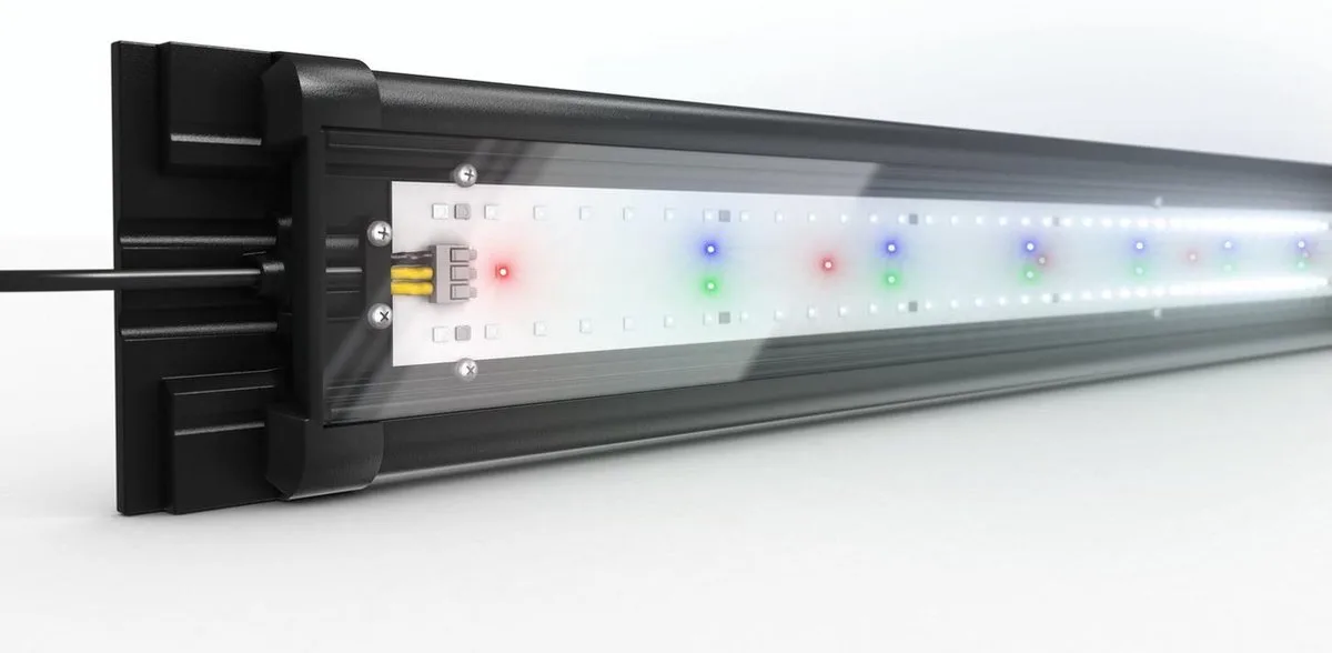 Helialux Spectrum Tube - Verlichting - 913 mm 4375 Lumen van Juwel in Zwart – productfoto