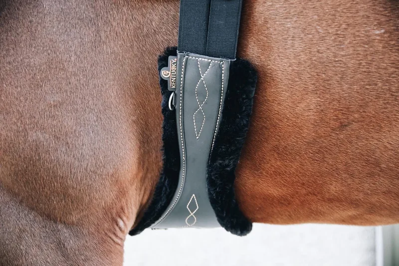 Afneembaar wol / bont Anatomische singel 135 cm de Kentucky Horsewear en Noir – photo produit