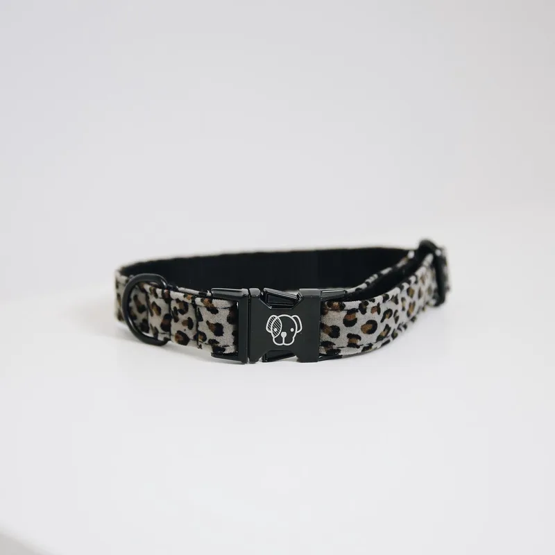 Dogwear Hondenhalsband Luipaardprint - M - 36-52cm von Kentucky Horsewear in Grau – Produktfoto