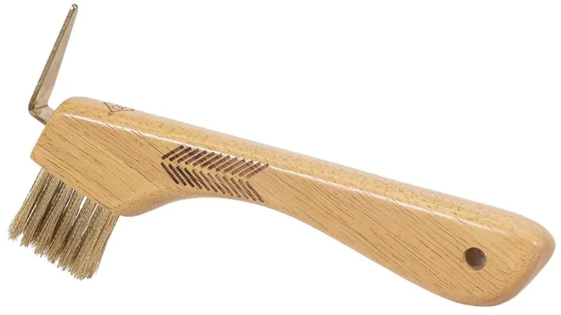 Grooming Deluxe - Hoof pick met metalen borstelharen von Kentucky Horsewear in Braun – Produktfoto