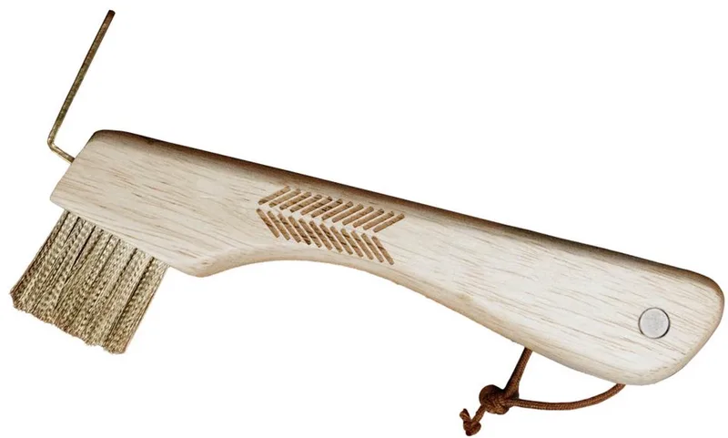 Grooming Deluxe - Hoof pick met metalen borstelharen & magnet de Kentucky Horsewear en Marron – photo produit