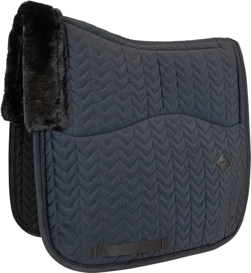 Velvet Zadeldoek - Zadeldekje - Skin Friendly - Dressuur - Donkergroen by Kentucky Horsewear in Black – product photo