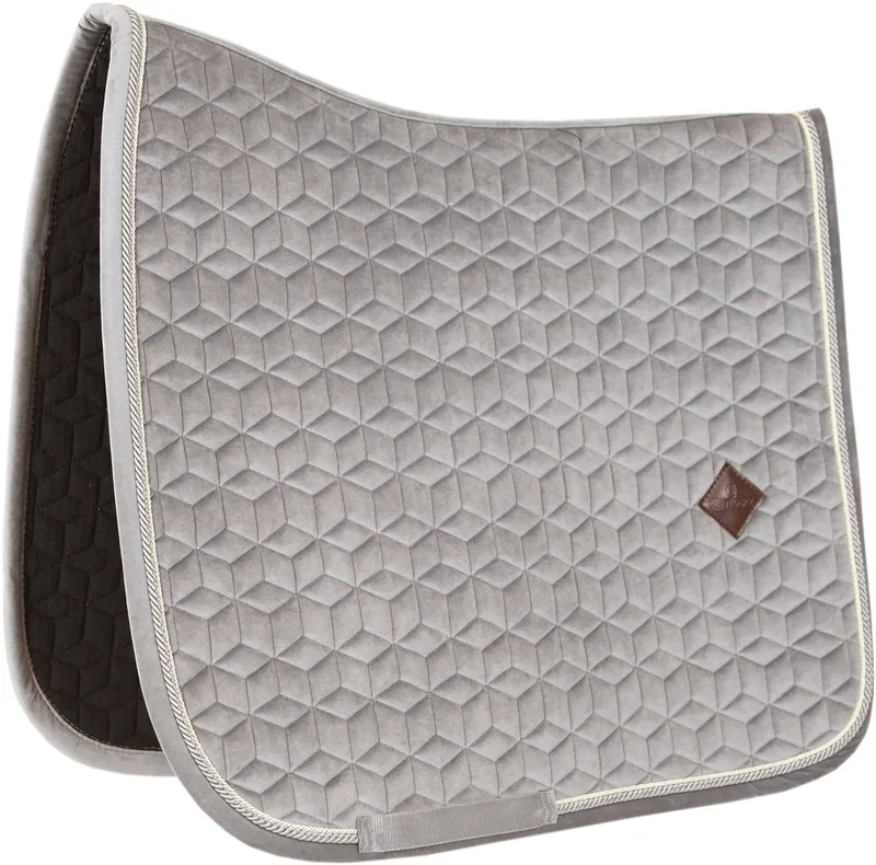 Zadeldek Basic Velvet - Lichtbruin - Zadeldek Dressuur von Kentucky Horsewear in Beige – Produktfoto