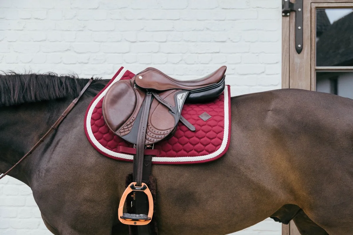 Zadeldek - Zadeldoek met Gevlochten Koord - Jumping von Kentucky Horsewear in Bordeaux – Produktfoto
