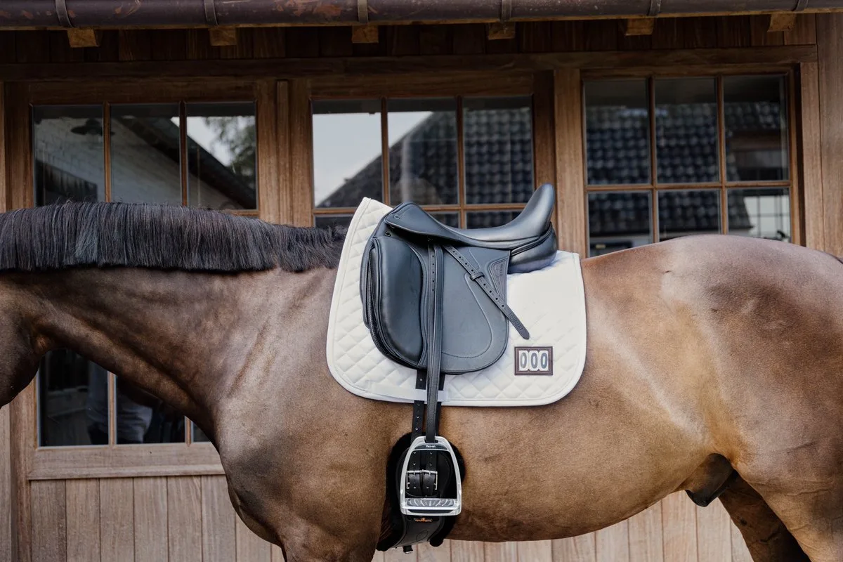 Zadeldoek diamond wedstrijd met 2 nummer dressur de Kentucky Horsewear en Blanc – photo produit