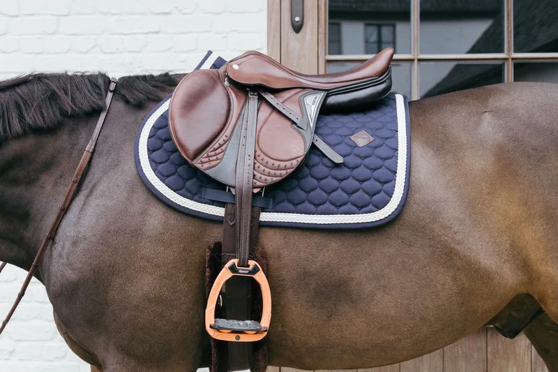 Zadeldoek met gevlochten koord - Zadeldekje - Jumping - marine by Kentucky Horsewear in Marineblauw – product photo