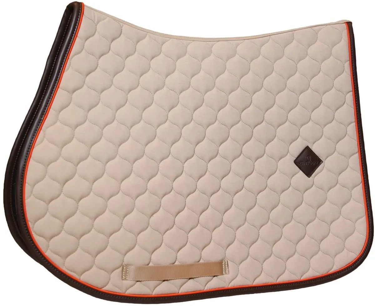 Zadeldoek onion quilt leer neon jumping von Kentucky Horsewear in Beige – Produktfoto