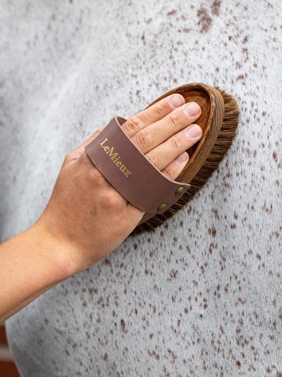Artisan Zachte Borstel Speckled van LeMieux in Bruin – productfoto